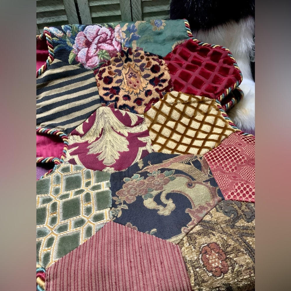 🍀CAMINO DE MESA DE RETAZOS,ESTILO VICTORIANO 🌺ECHO A MANO🍀TELA VINTAGE🍀#700 - Picture 11 of 17